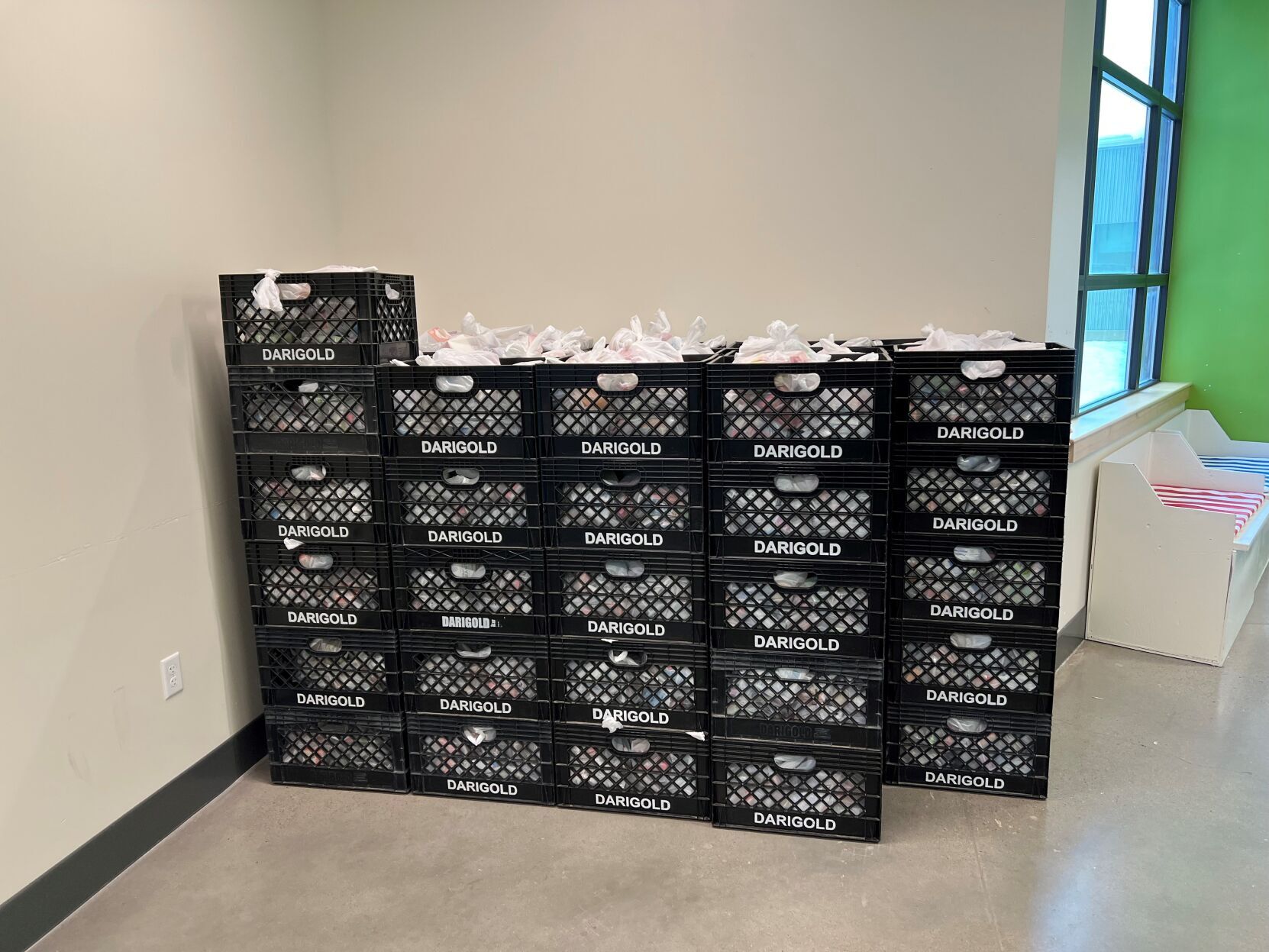 Bryant - Delivery of the children's package
